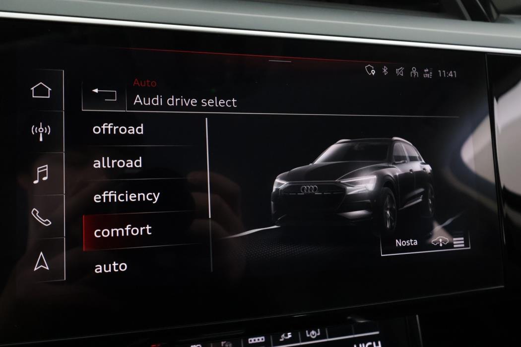 AUDI e-tron 2022