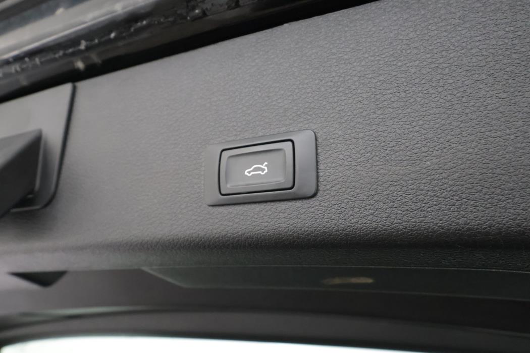 AUDI e-tron 2022