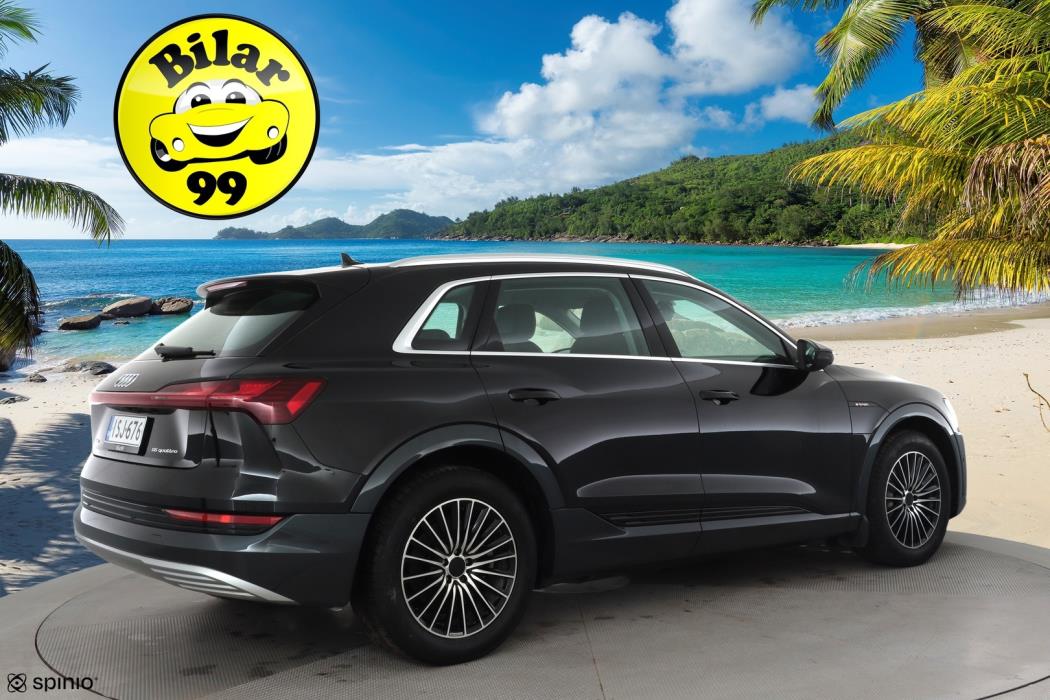 AUDI e-tron 2022