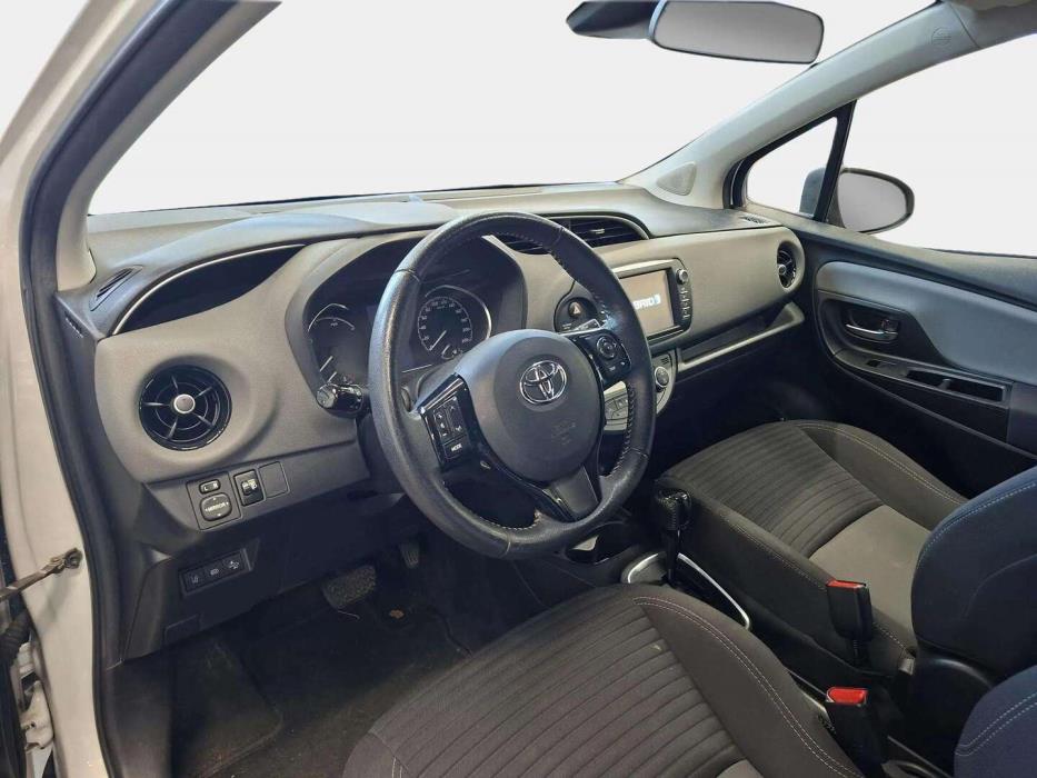 TOYOTA Yaris 2018