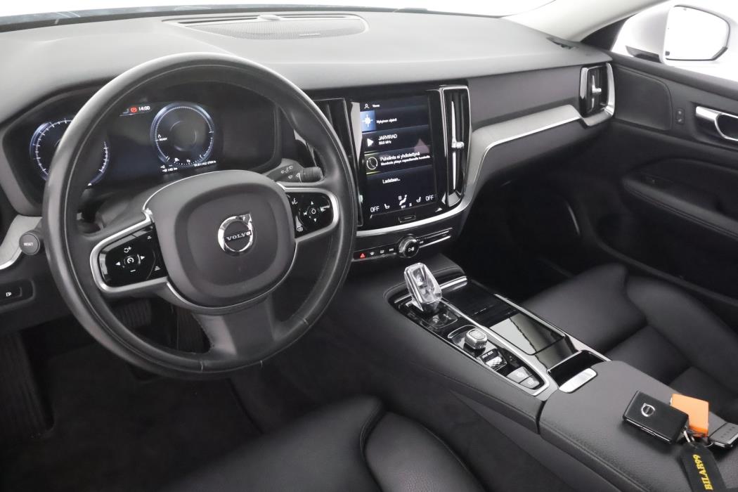 VOLVO V60 2021