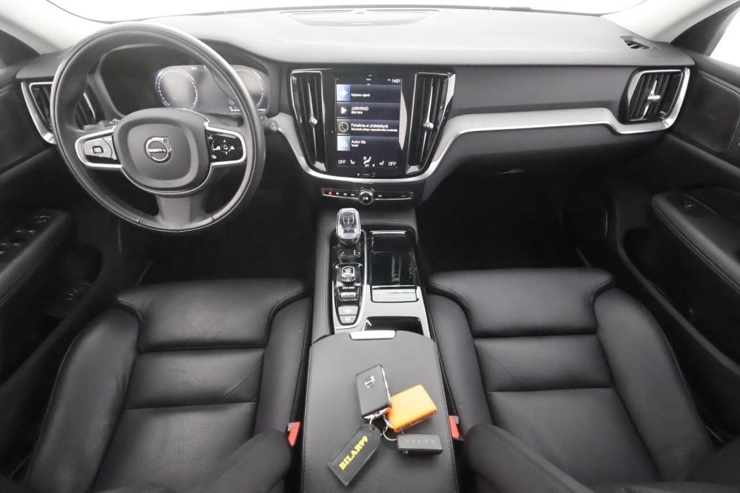 VOLVO V60 2021