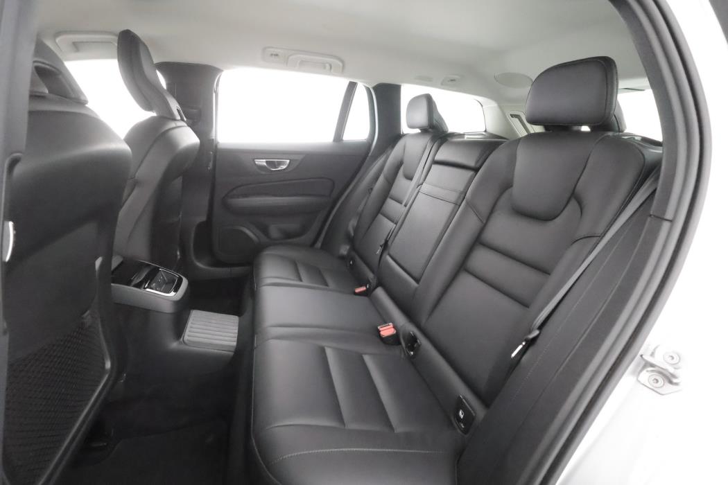 VOLVO V60 2021