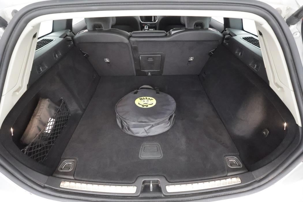 VOLVO V60 2021