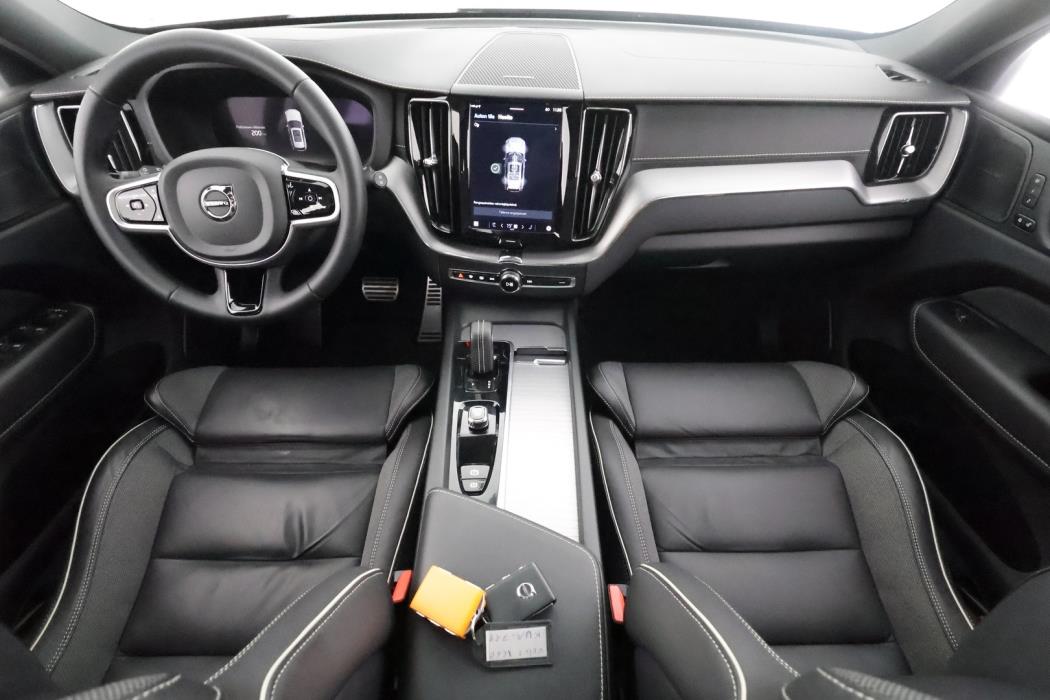 VOLVO XC60 2022