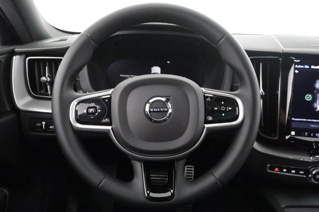 VOLVO XC60 2022