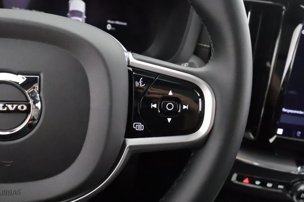 VOLVO XC60 2022