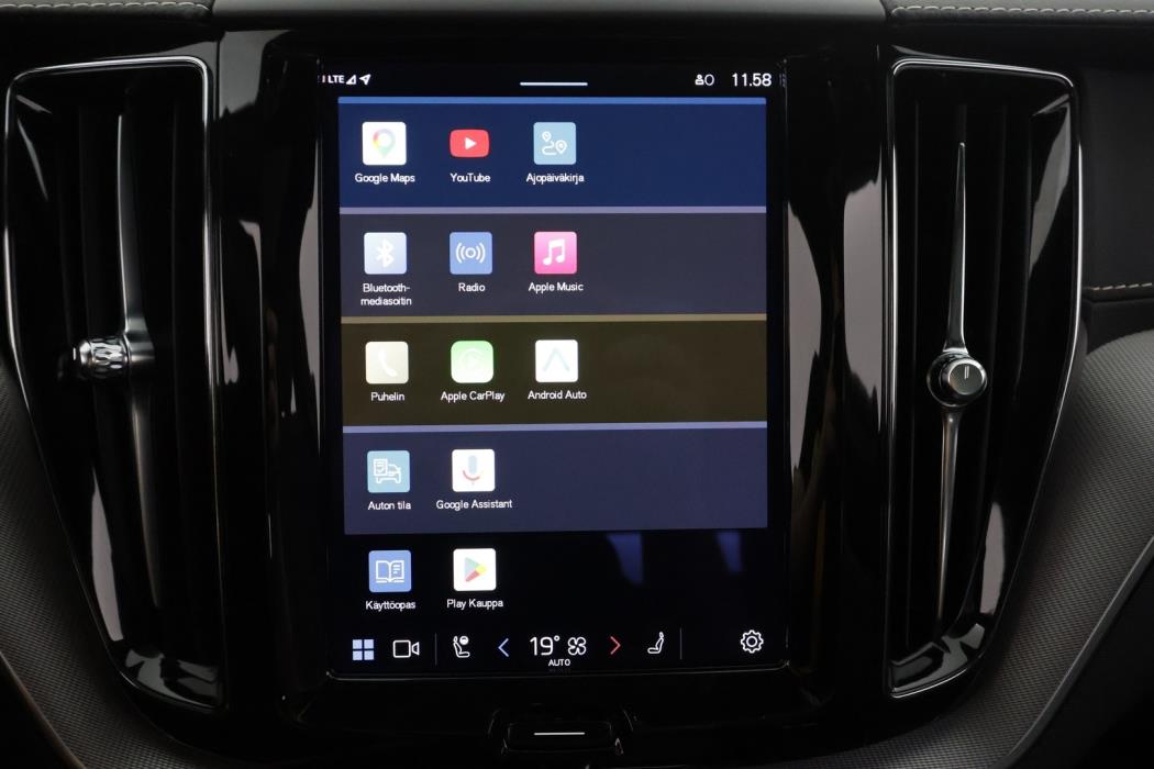 VOLVO XC60 2022