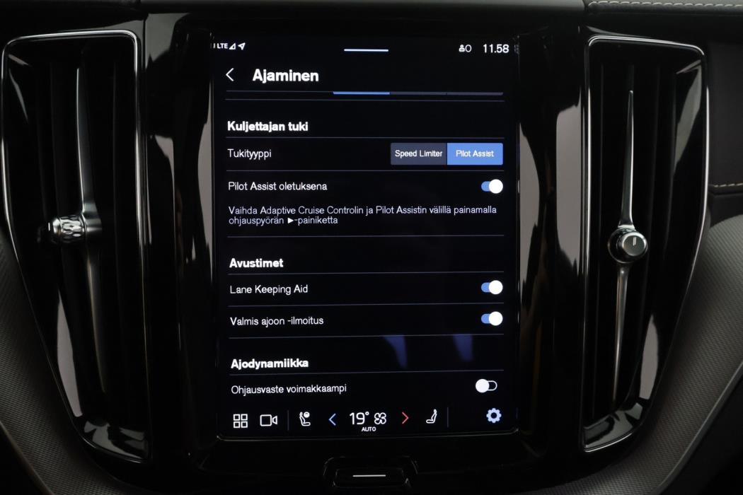 VOLVO XC60 2022