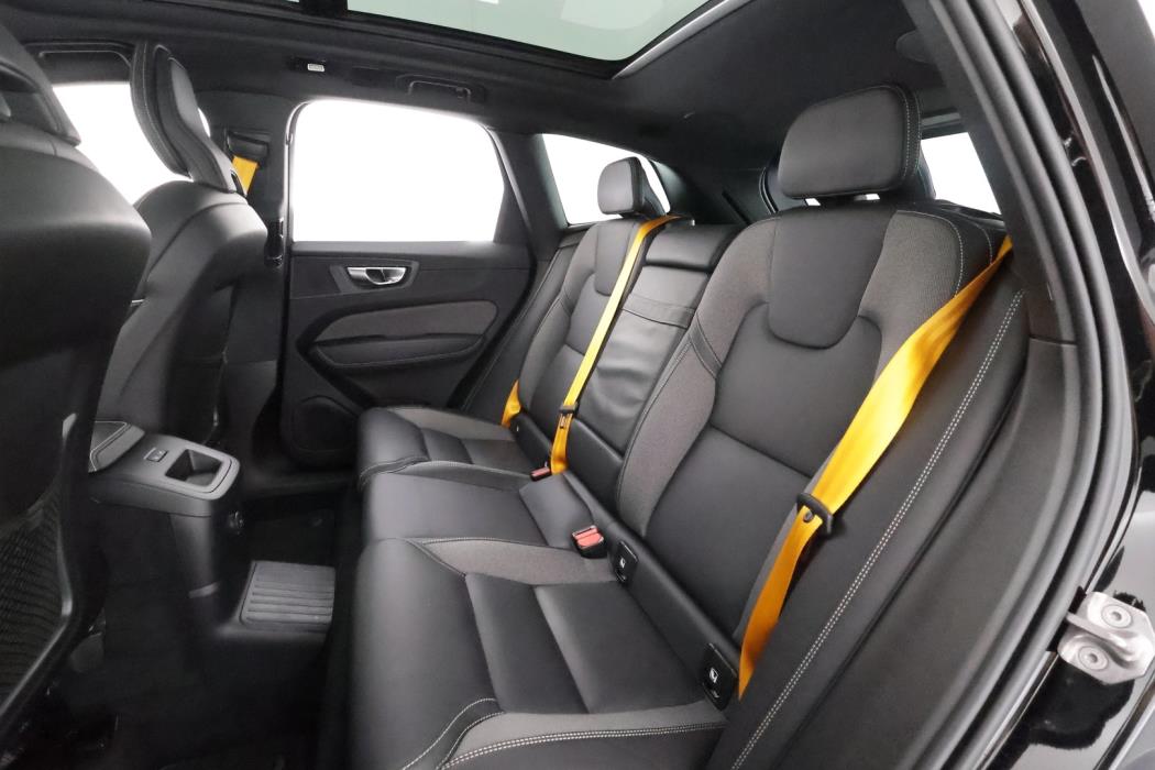 VOLVO XC60 2022