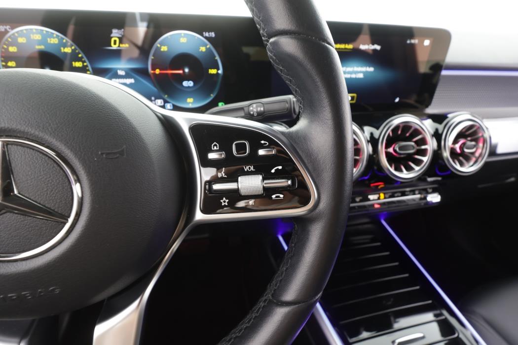 MERCEDES-BENZ EQB 2023
