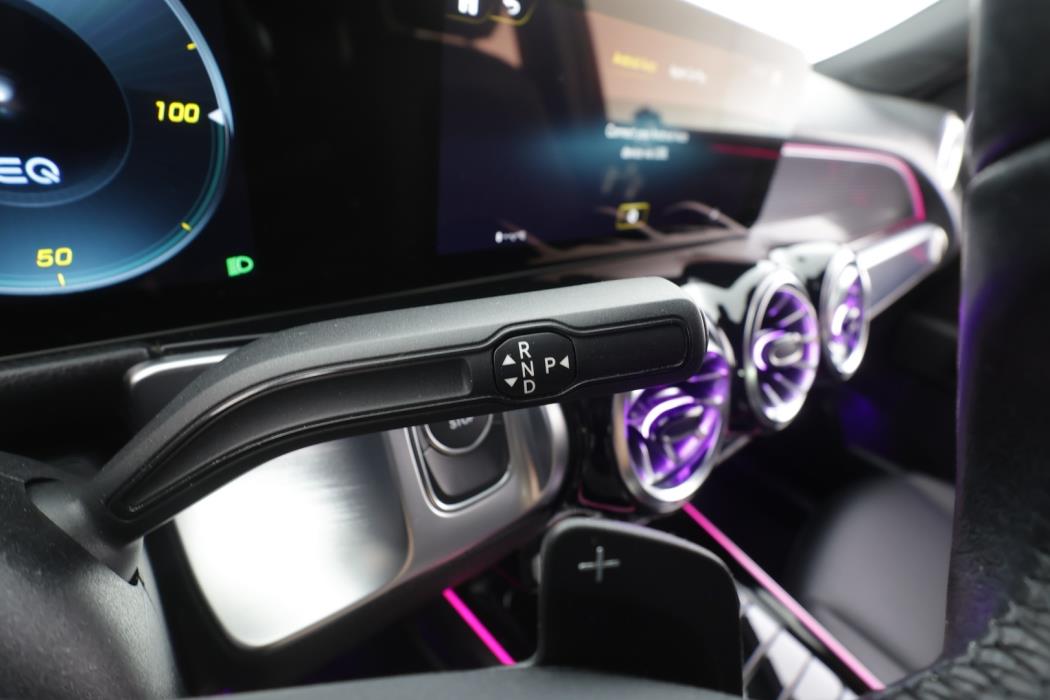 MERCEDES-BENZ EQB 2023