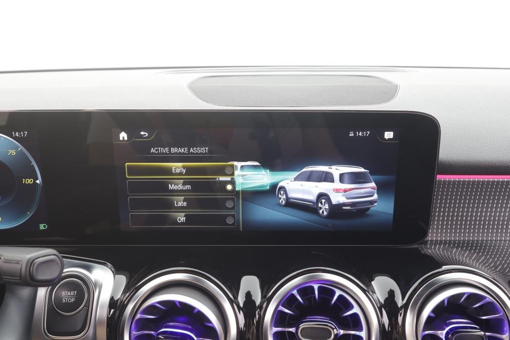 MERCEDES-BENZ EQB 2023