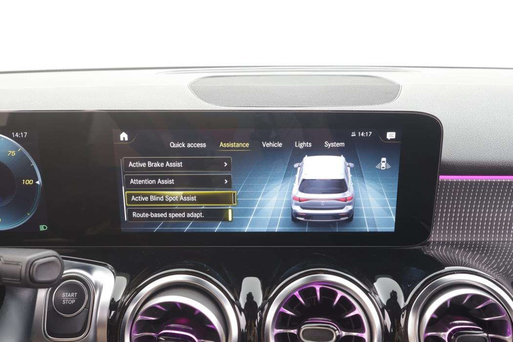 MERCEDES-BENZ EQB 2023