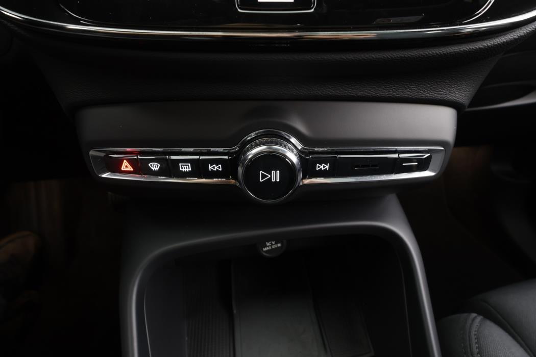 VOLVO C40 2023
