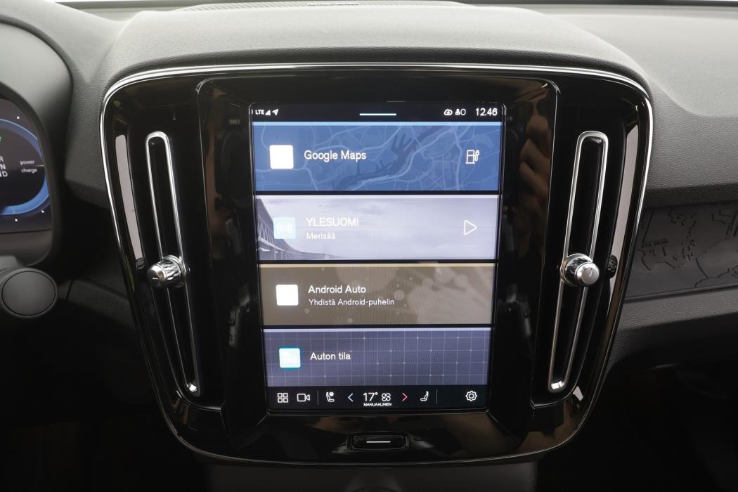 VOLVO C40 2023