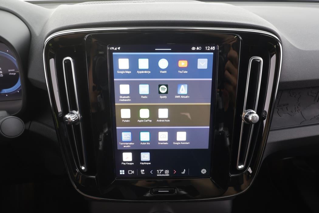 VOLVO C40 2023