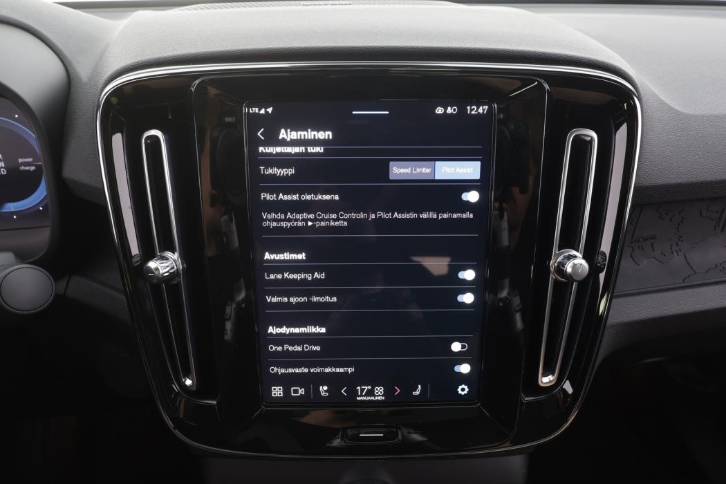 VOLVO C40 2023