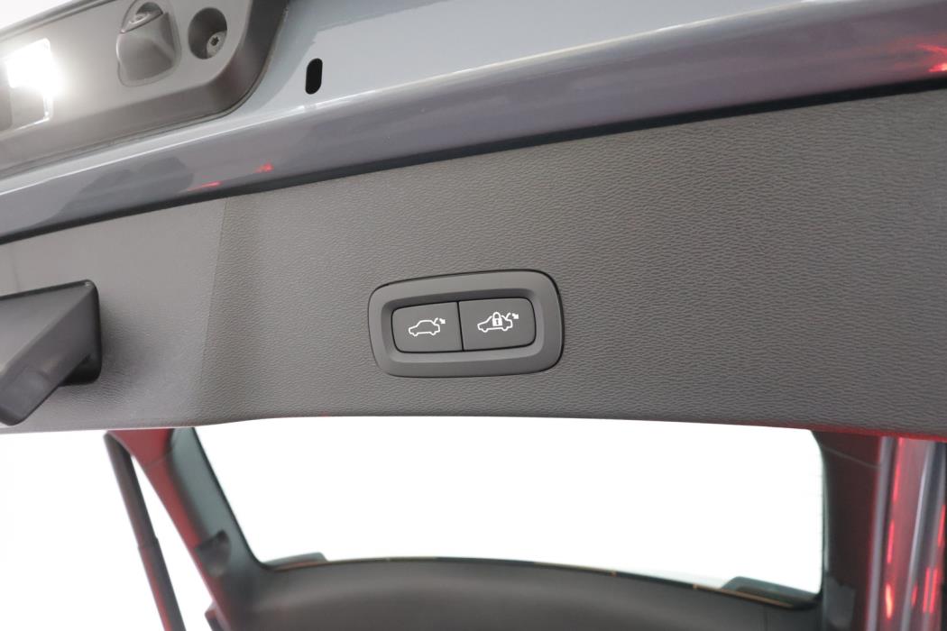 VOLVO C40 2023