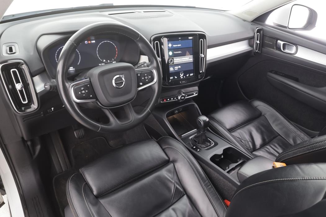 VOLVO XC40 2021