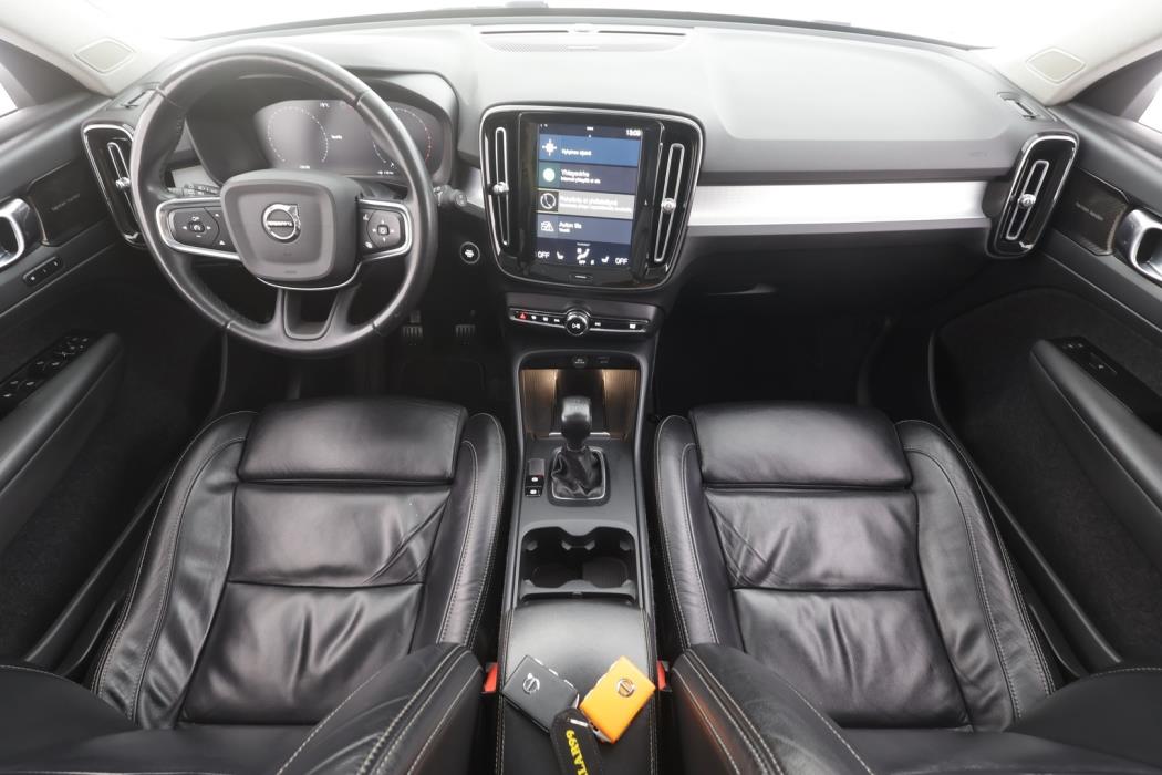 VOLVO XC40 2021