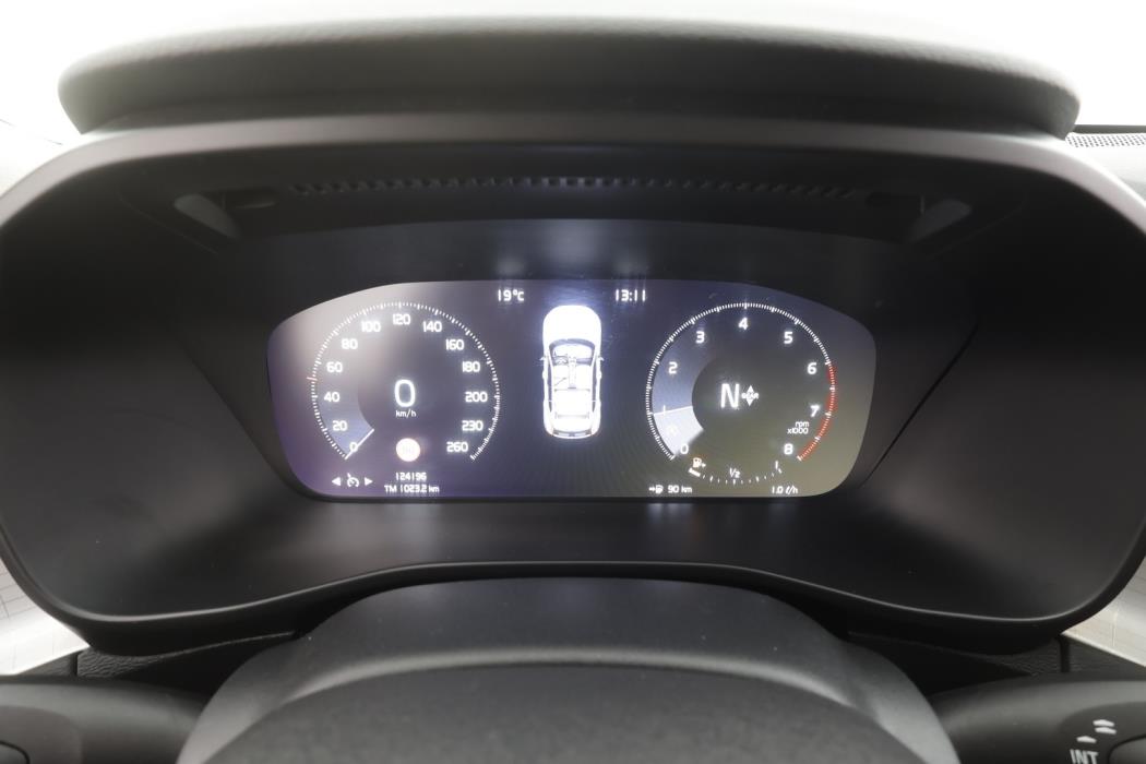 VOLVO XC40 2021