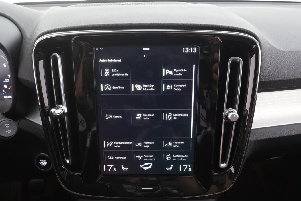 VOLVO XC40 2021