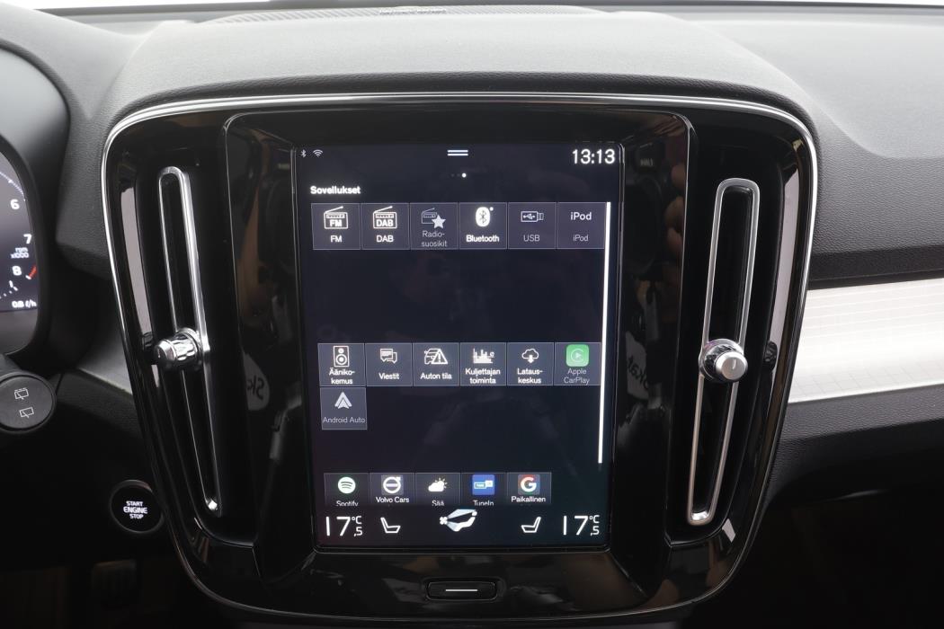 VOLVO XC40 2021