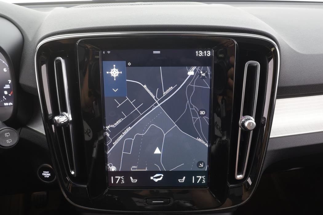 VOLVO XC40 2021