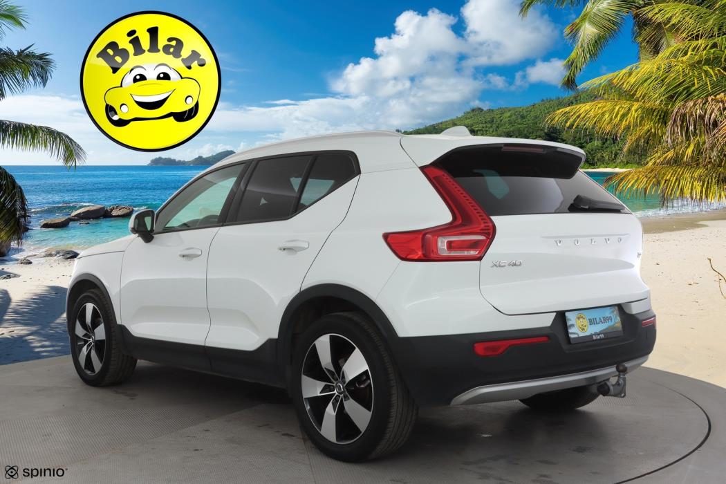 VOLVO XC40 2021