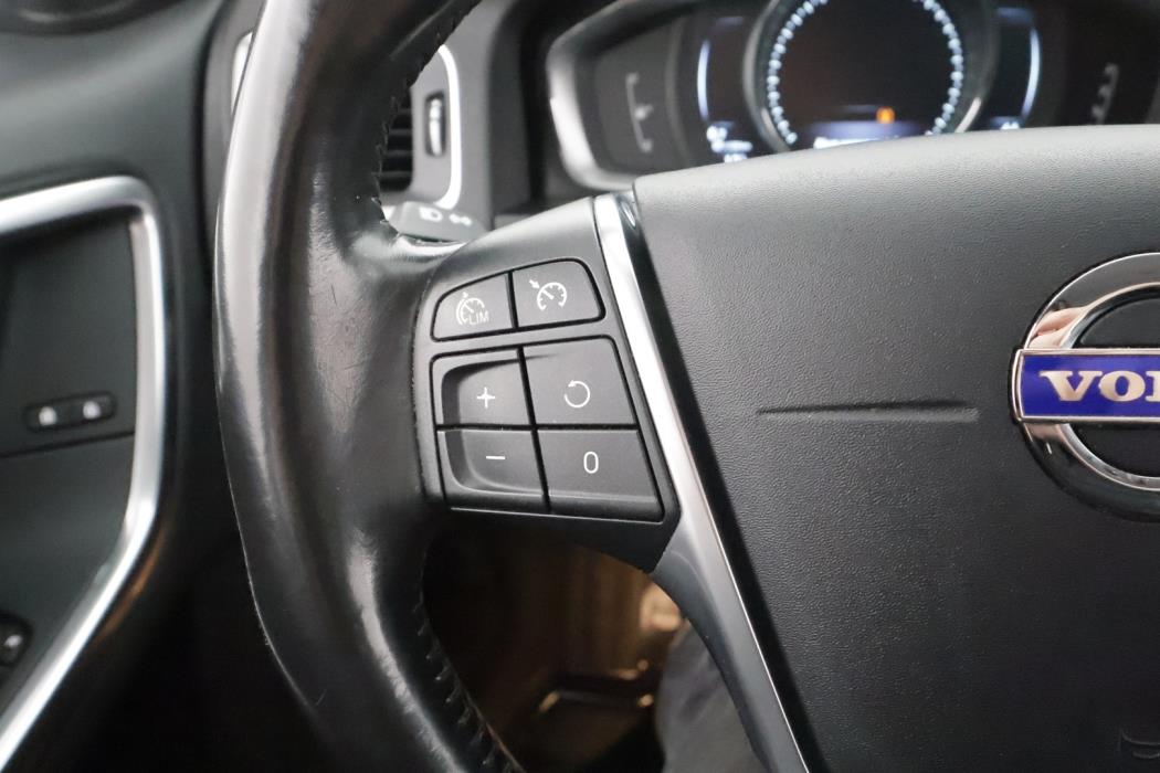 VOLVO V60 Cross Country 2016