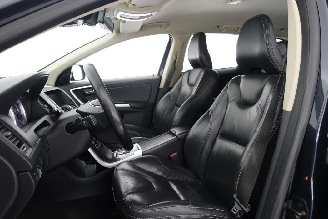 VOLVO XC60 2011