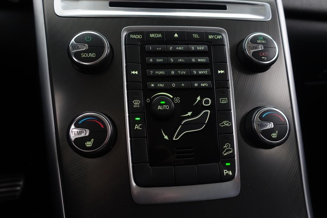 VOLVO XC60 2011