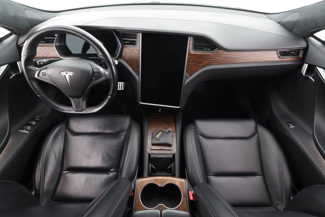 TESLA Model S 2021