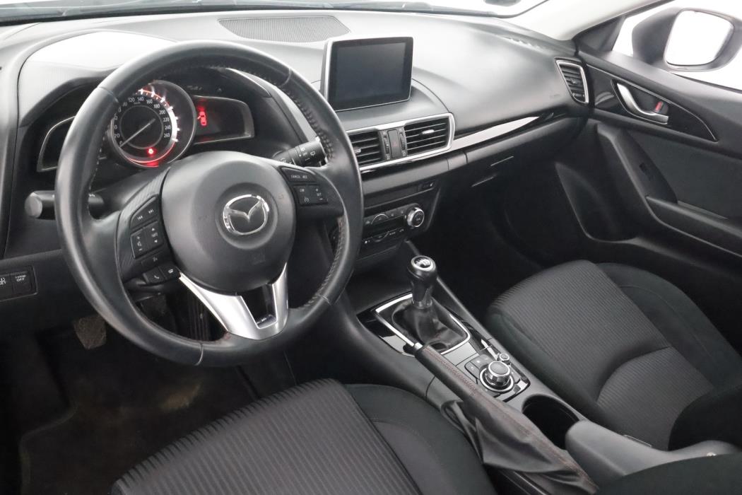 MAZDA 3 2015