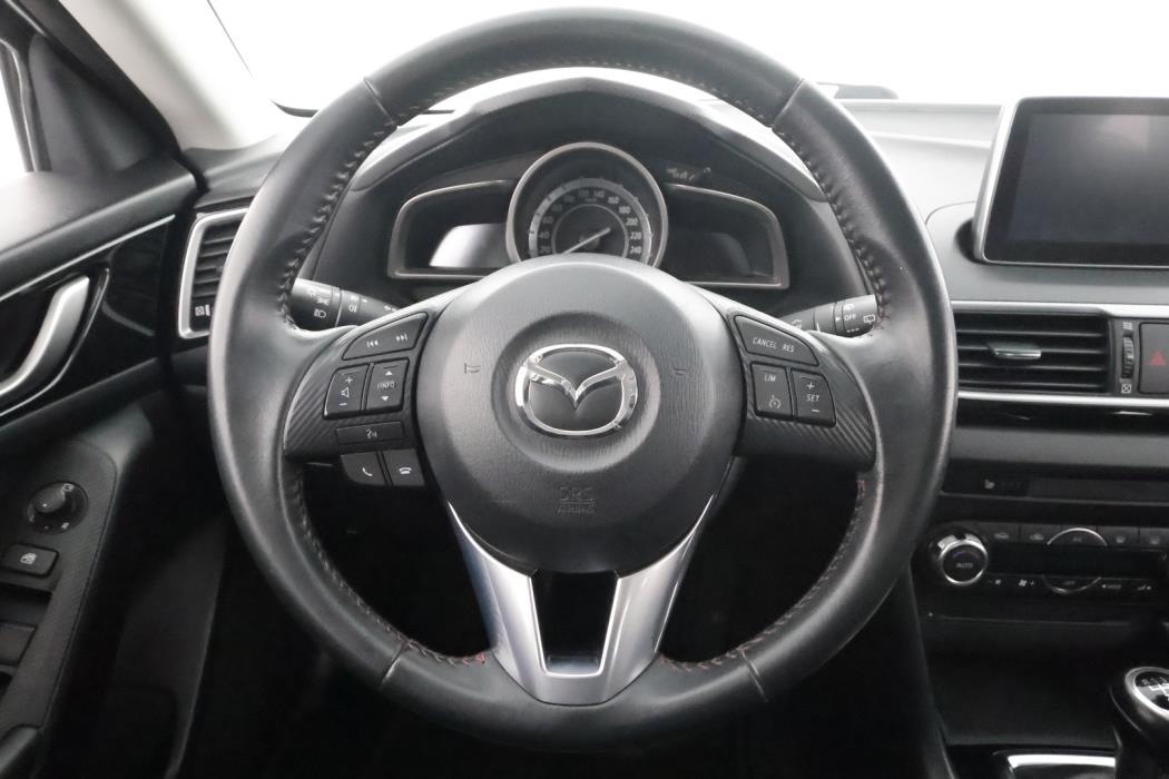 MAZDA 3 2015