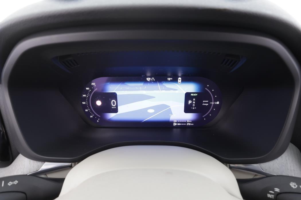 VOLVO XC60 2023