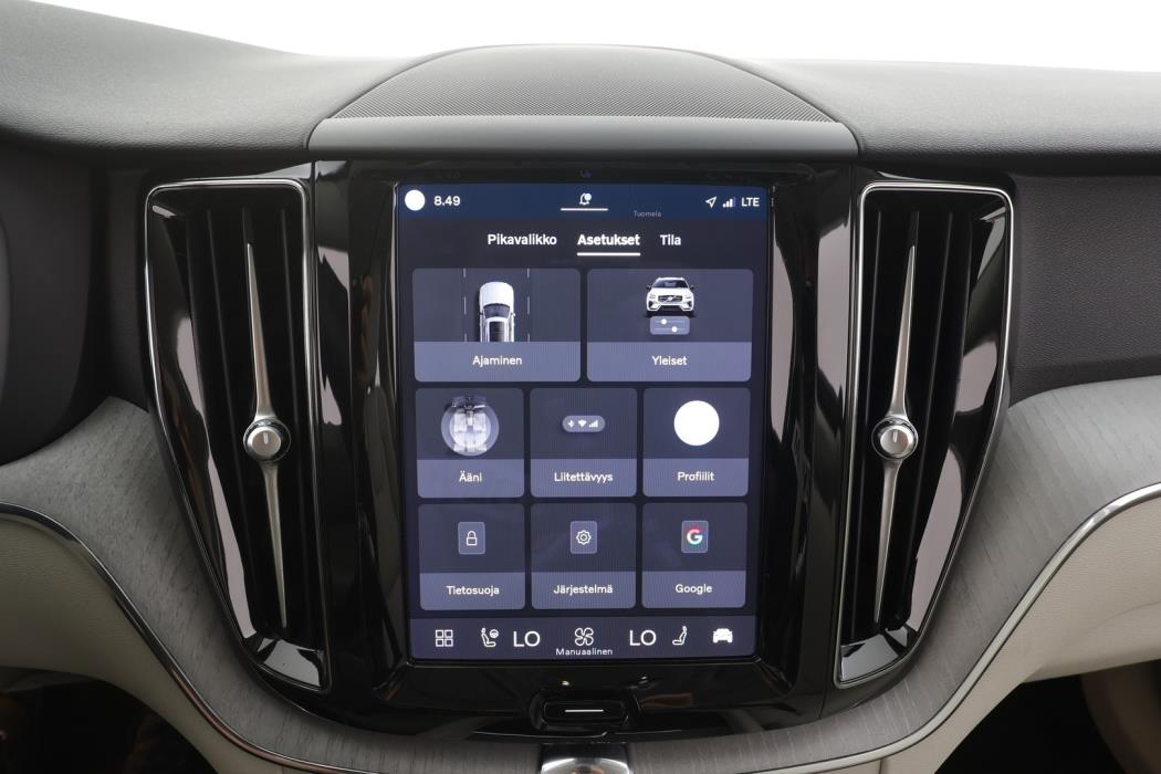 VOLVO XC60 2023