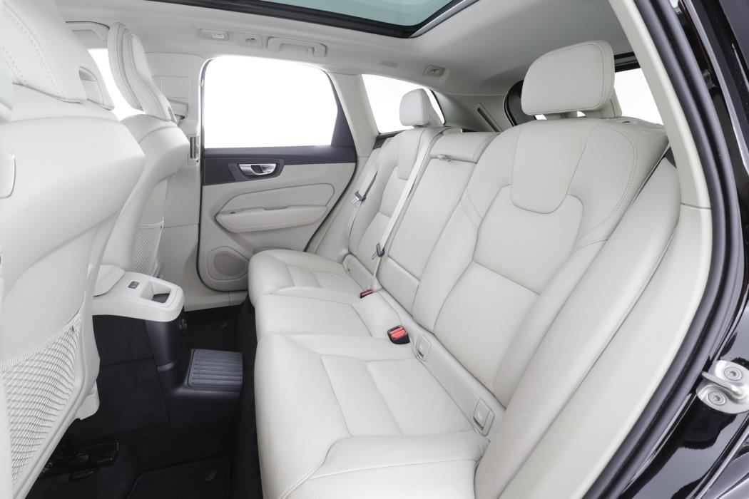 VOLVO XC60 2023