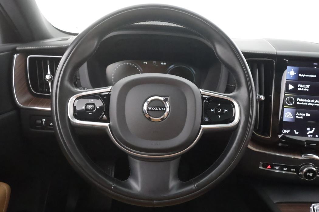 VOLVO XC60 2020