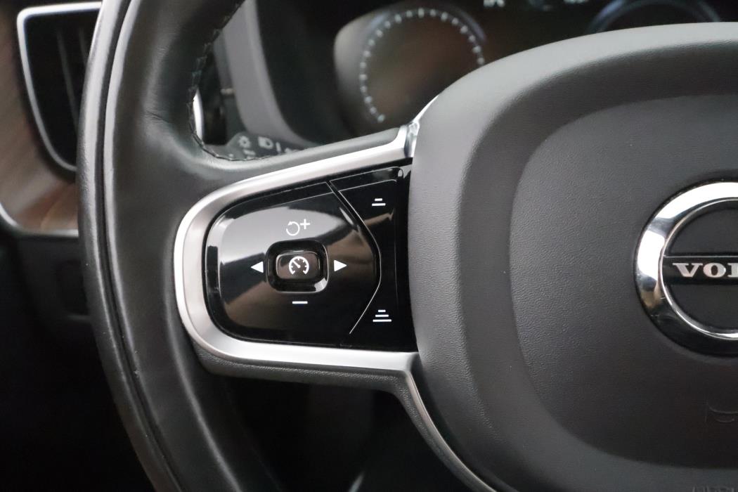 VOLVO XC60 2020