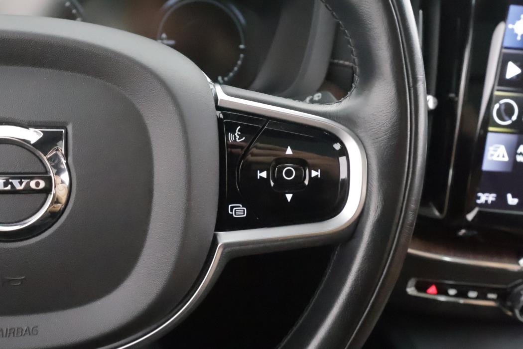 VOLVO XC60 2020