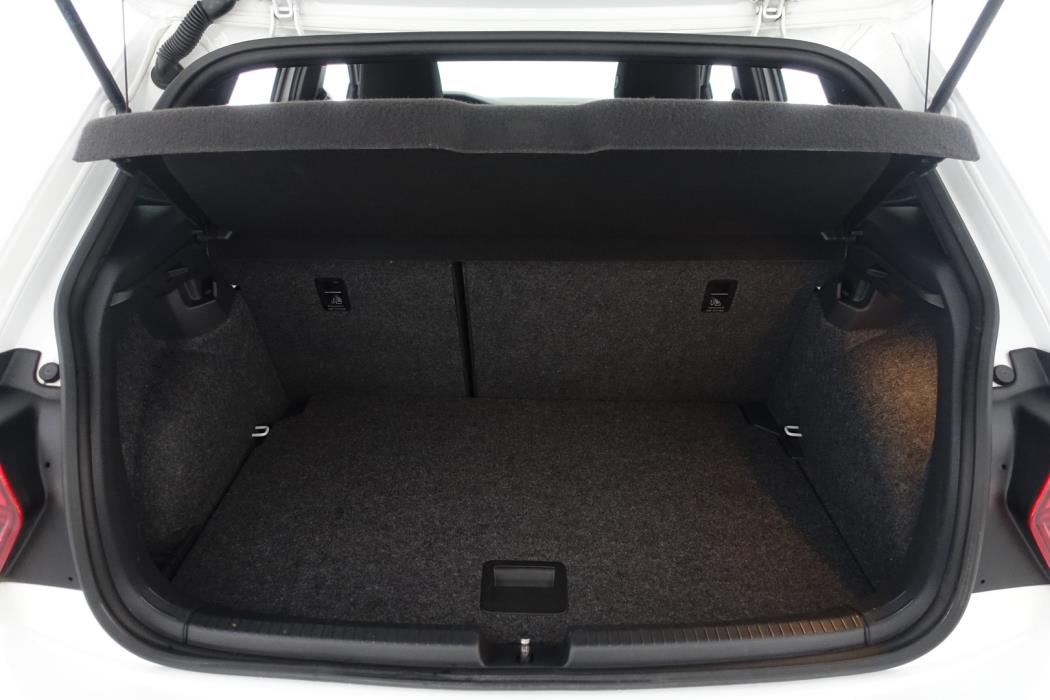VOLKSWAGEN Polo 2020