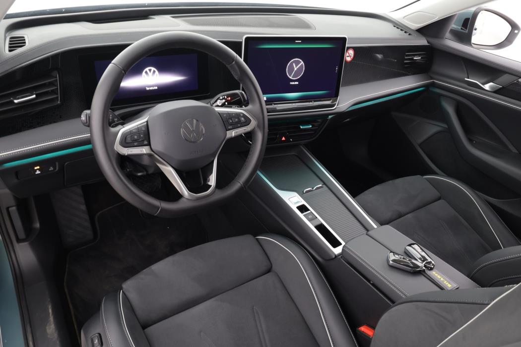 VOLKSWAGEN PASSAT 2025