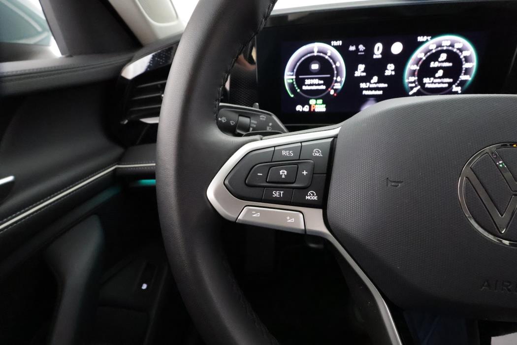 VOLKSWAGEN PASSAT 2025