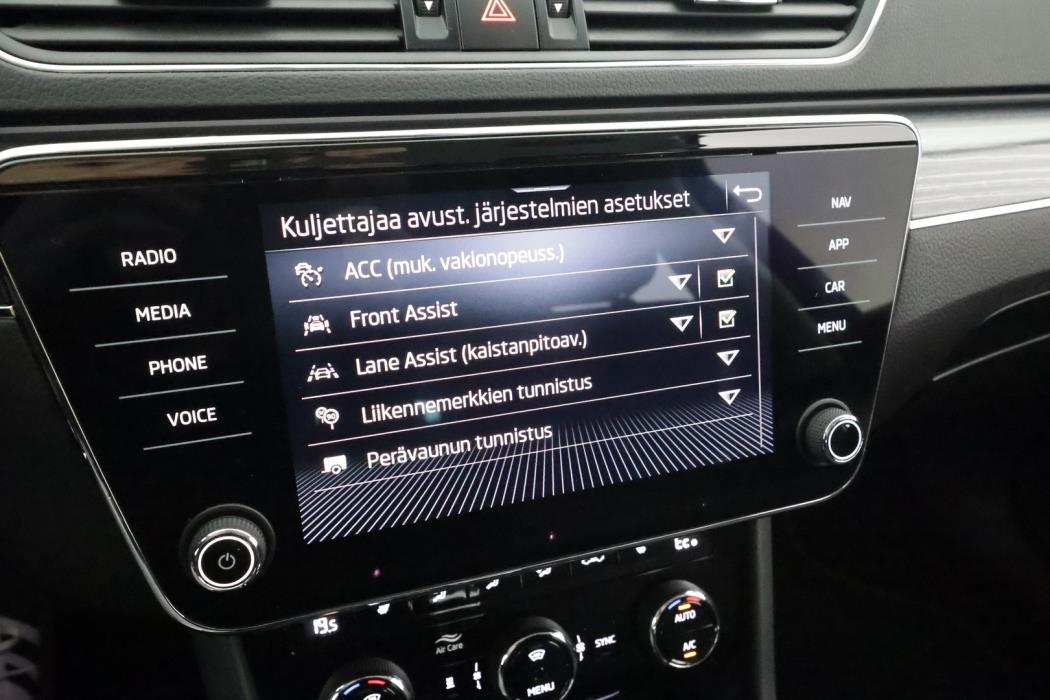 SKODA SUPERB 2023