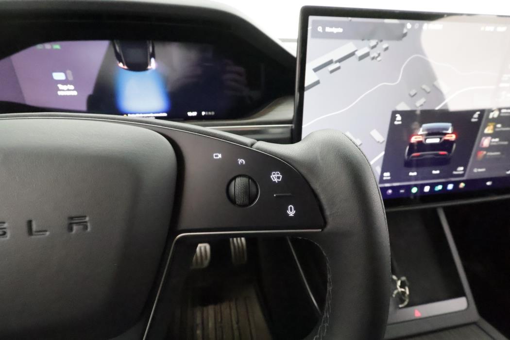 TESLA MODEL X 2023