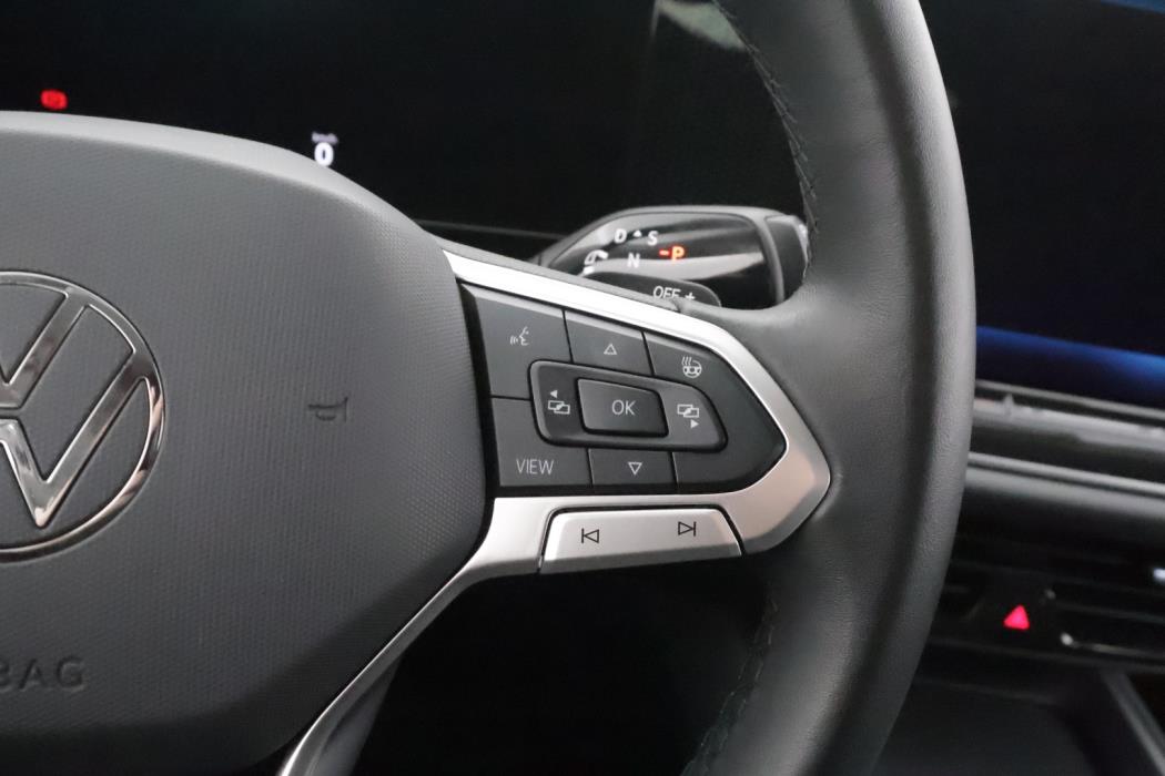 VOLKSWAGEN PASSAT 2024