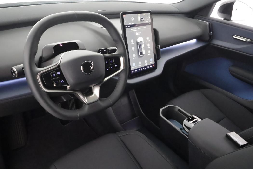 VOLVO EX30 2025