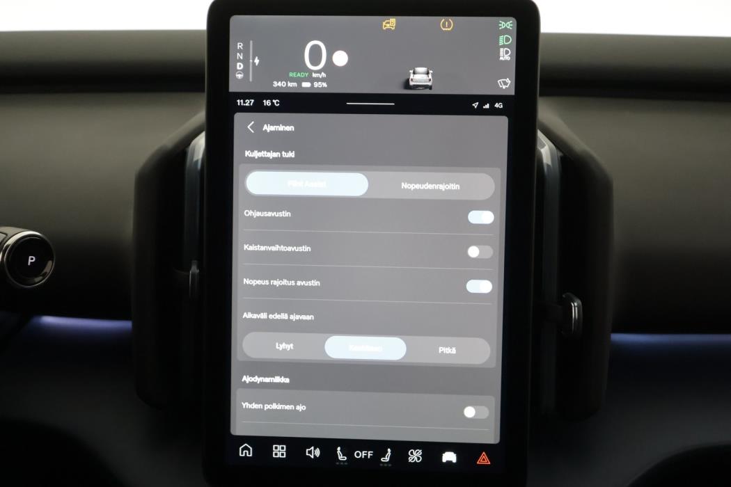 VOLVO EX30 2025